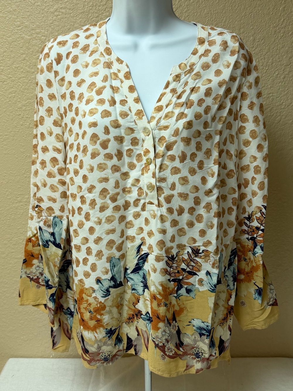 4/$20 Mainstream Boutique Women's Cream Floral Border Blouse